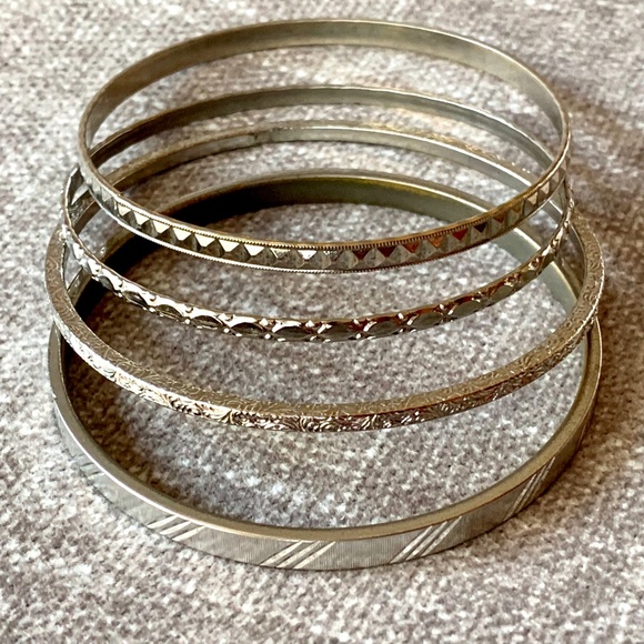 Assorted bangles, metal bracelets, silver - Picture 1 of 11